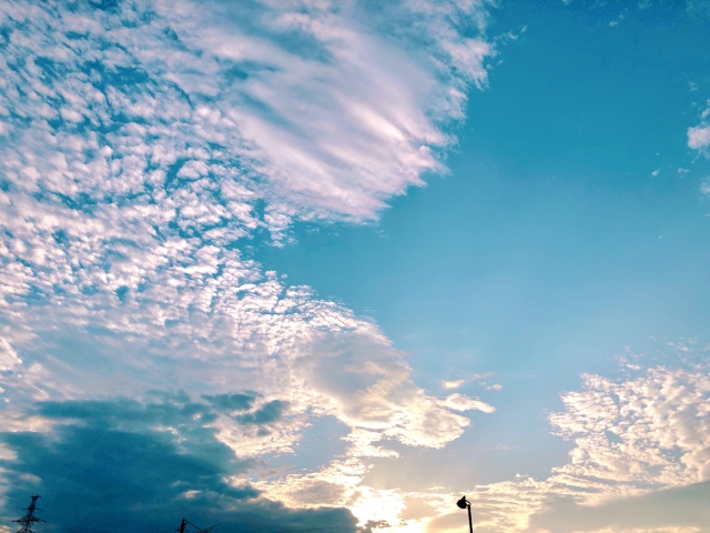 夏の終わりの空